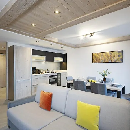 Apart-hotel Mgm & Residences - De Joy 5*